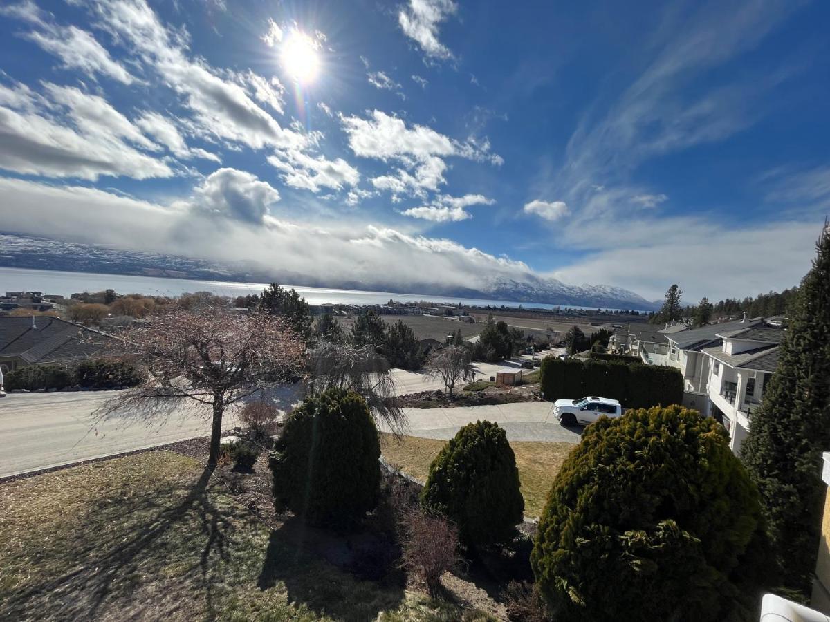 Lake View Yellow House By Winary Resort West Kelowna Dış mekan fotoğraf