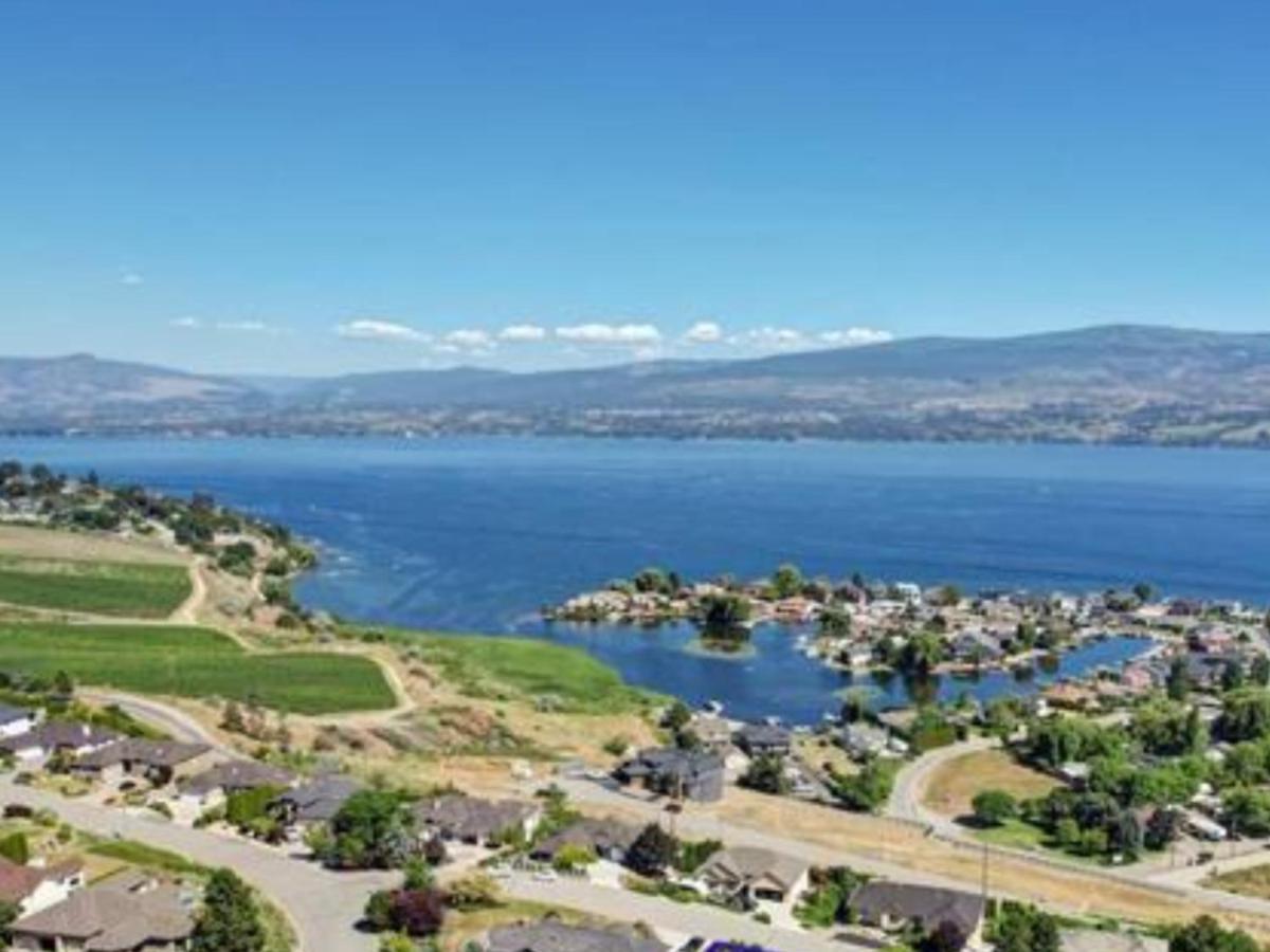 Lake View Yellow House By Winary Resort West Kelowna Dış mekan fotoğraf