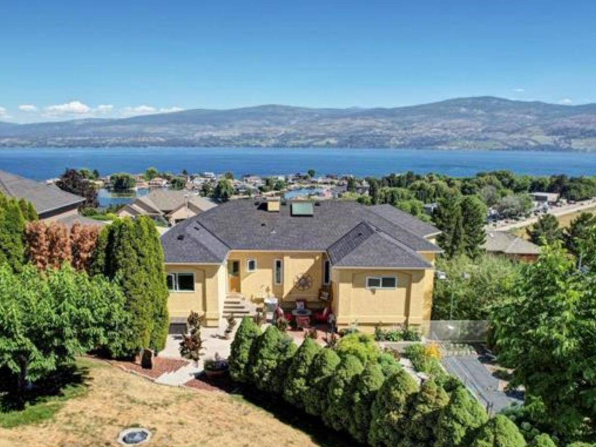 Lake View Yellow House By Winary Resort West Kelowna Dış mekan fotoğraf