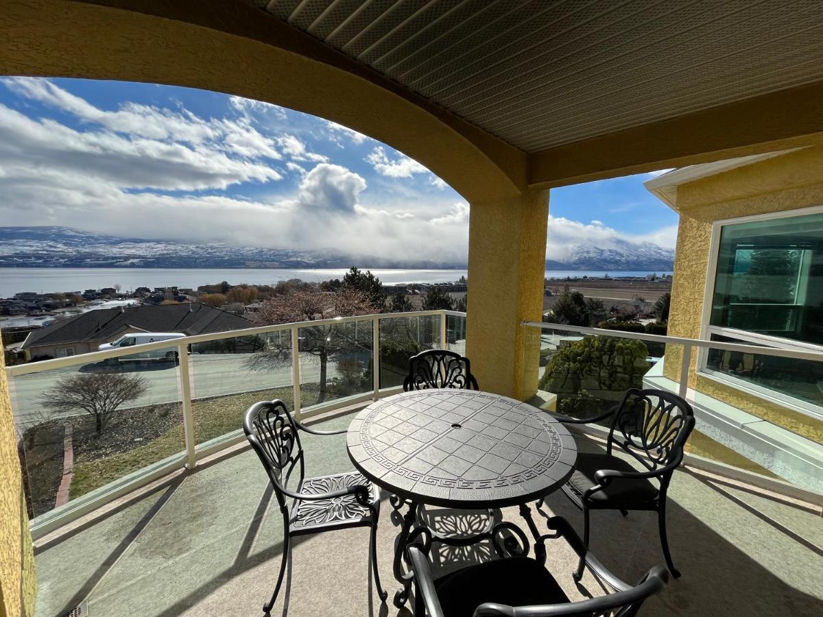 Lake View Yellow House By Winary Resort West Kelowna Dış mekan fotoğraf